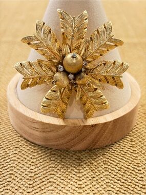 Corocraft signed statement brooch